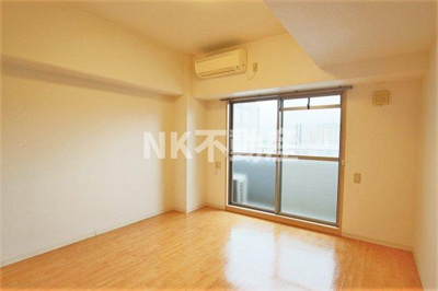 【居間・リビング】 | パドラ・Y（パドラ・ワイ）（荒本賃貸） | 洋室です