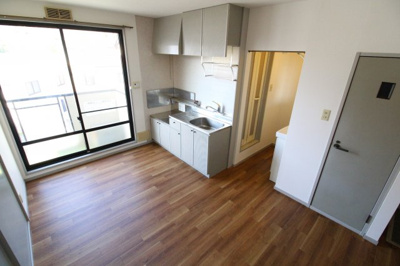 【居間・リビング】 | サンビレッジ須磨　D棟