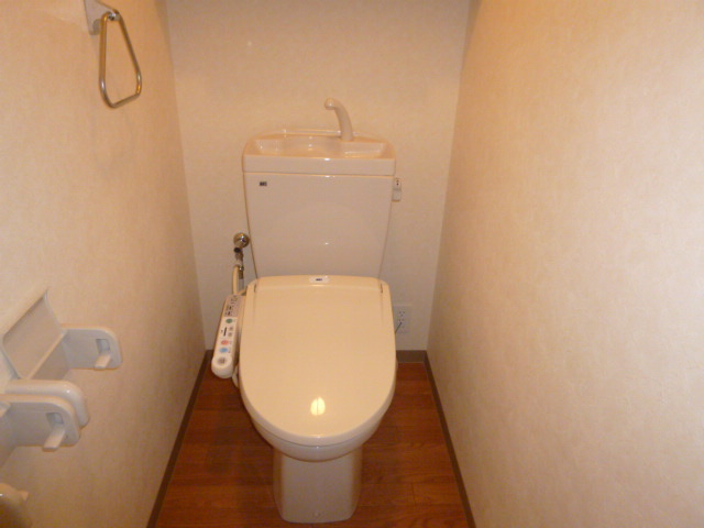 フレンドパーク・宙のトイレ|温水洗浄便座