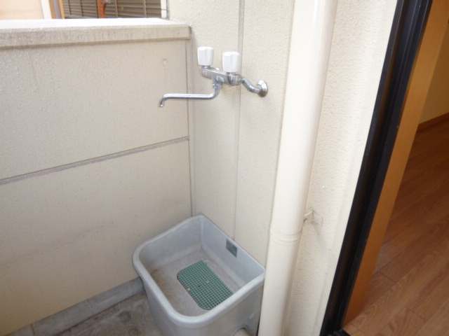 フレンドパーク・宙の設備|バルコニー水栓
