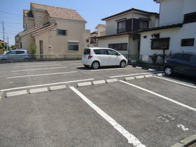 アルモニーＡの駐車場