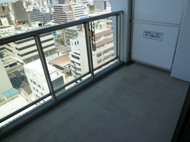 ロイヤルパークスなんばのバルコニー