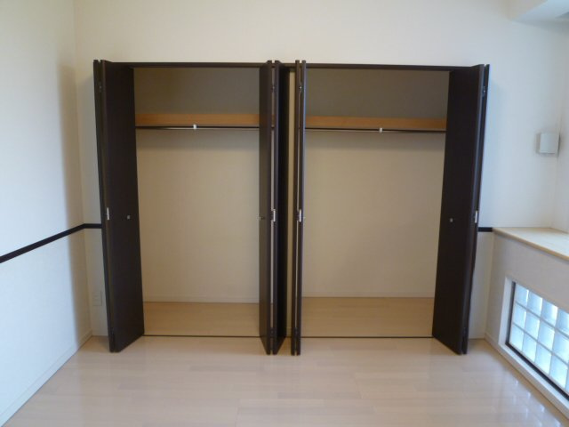 ロイヤルパークスなんばの収納