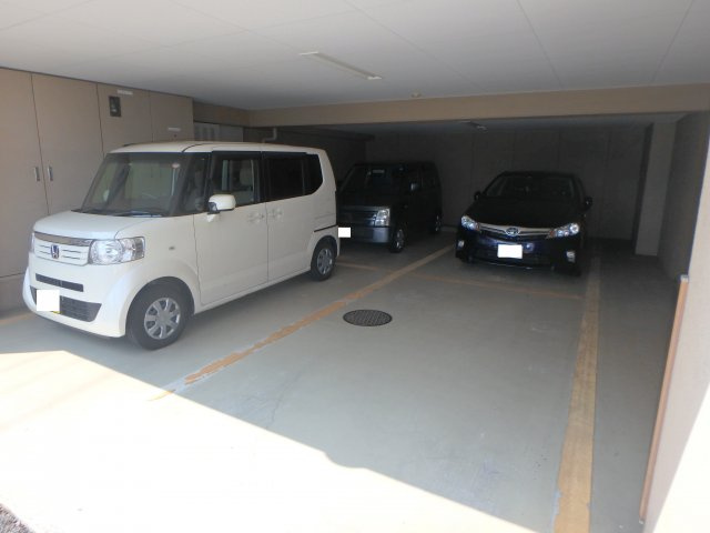 キャッスルハイツ知多半田駅前の駐車場