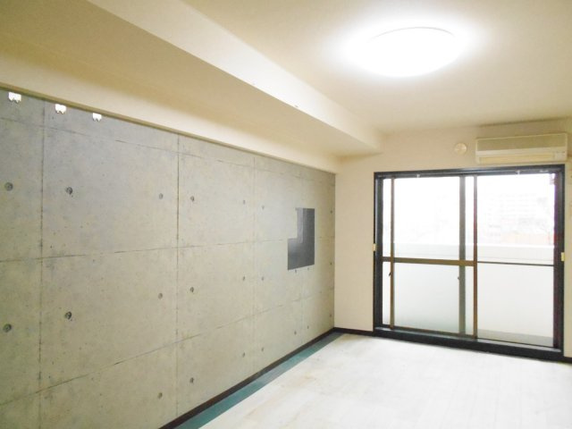 ミリオンコート久米川駅前の洋室