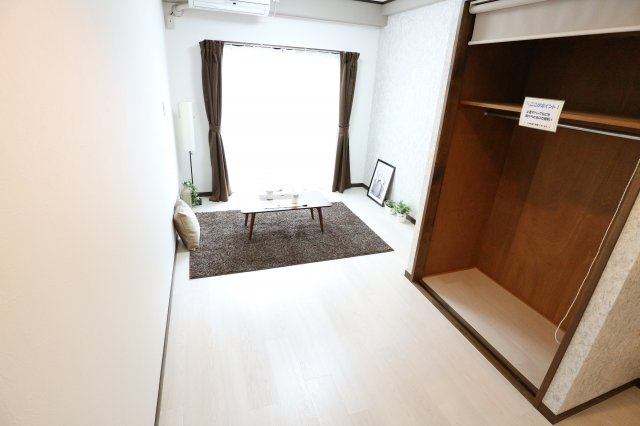 コンフォール田中の洋室