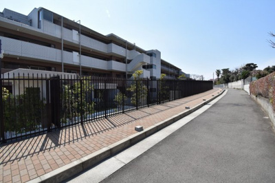 【周辺】 | ヒルトップ横浜山手レジデンス | 前面道路
