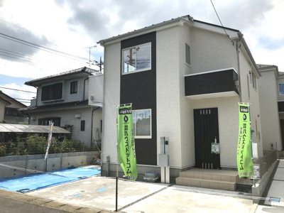 【外観】 | 現地見学会　上尾市泉台 新築分譲住宅全2棟 | 建物外観を気になさる方へ、見た目の良い物件です
1号棟
