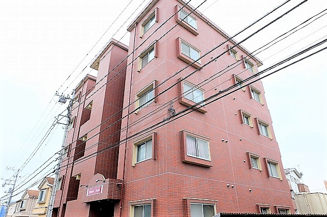 マンションタナカの外観