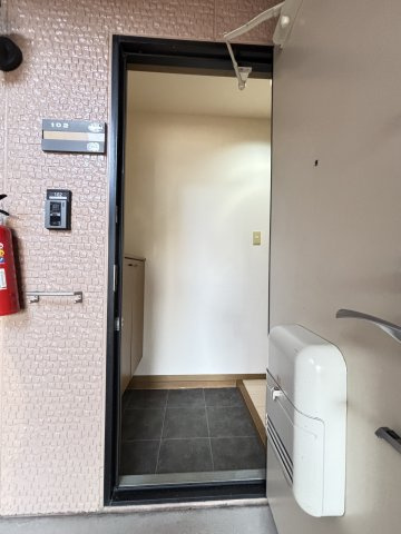 エスポワール三柳Ｂ棟の玄関