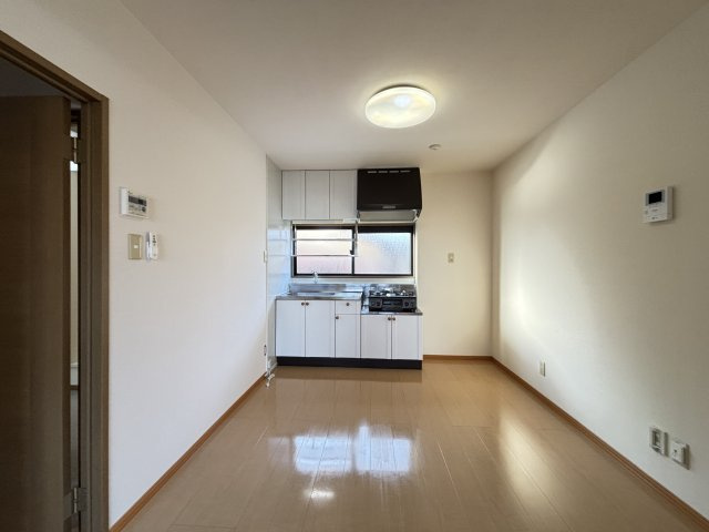 エスポワール三柳Ｂ棟の居間・リビング