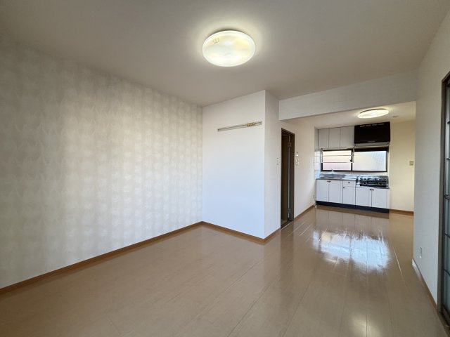 エスポワール三柳Ｂ棟の居間・リビング