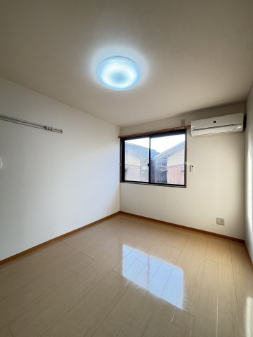 エスポワール三柳Ｂ棟の洋室