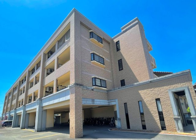 ルミネス１番館の外観