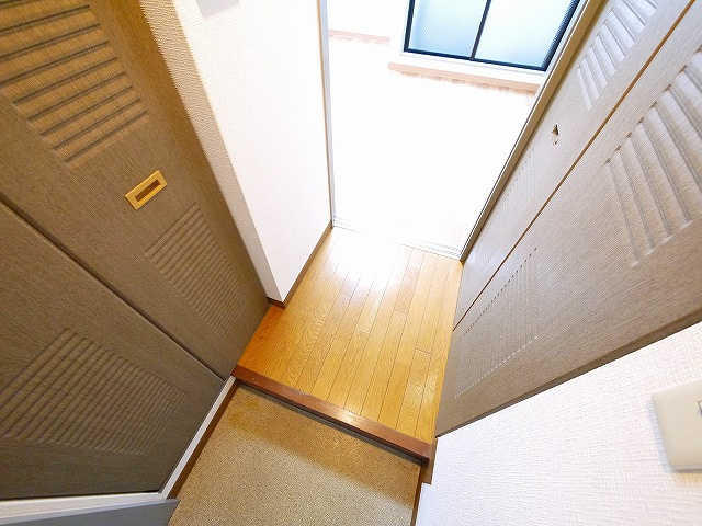 西本ビル（川原城町）の玄関|玄関です