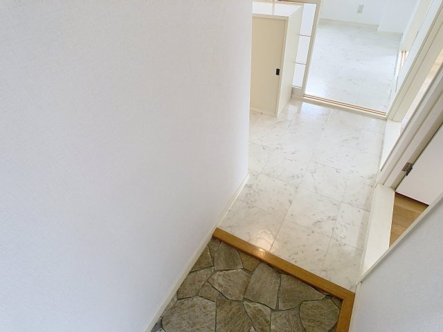 ユーフォリアハイツの玄関