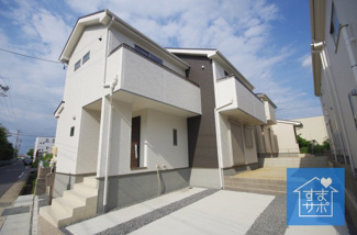 【外観】 | 1号棟　現地（2019年5月）撮影
堂々完成しました！即入居可♪
敷地面積135.35㎡（40.94坪）。
駐車並列2台可能。