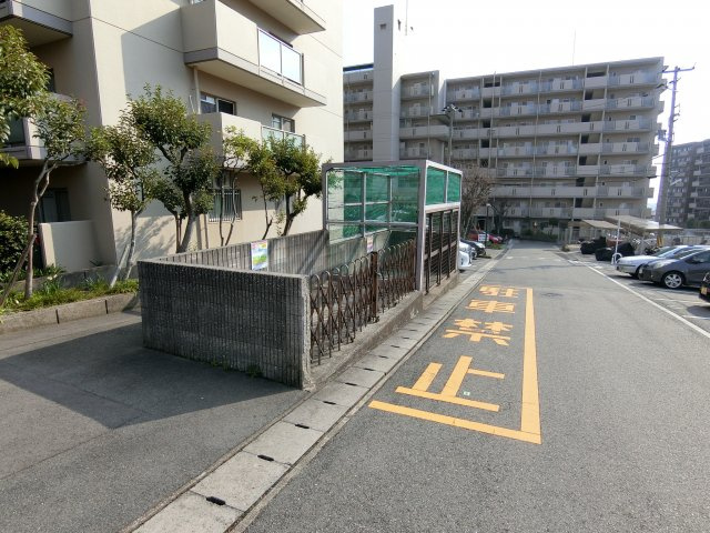 西神戸セントポリア1号館のその他共用部分|敷地内のごみステーション