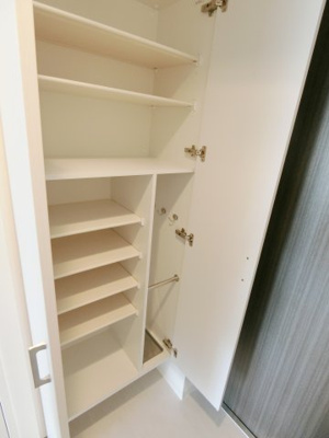 【収納】 | エスプレイス神戸ウエストモンターニュ | 便利な収納スペースです
