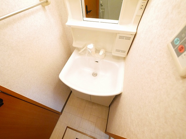 ベル・グラースの洗面所|シンプルで使いやすいトイレです
