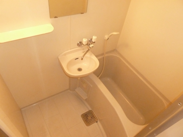 コンフォート津田沼の浴室