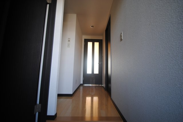 アーニスト国分の玄関