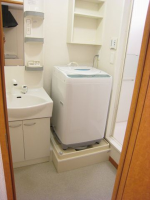 【洗面所】 | α