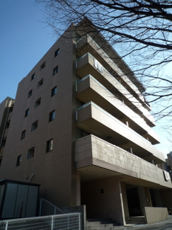 【外観】 | グリーンライン「北山田」駅より徒歩1分！鉄筋コンクリートの6階建てマンションです☆駅近のお部屋をお探しの方におすすめ♪