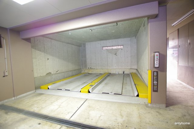 リーガル新大阪3　仲介手数料無料の駐車場