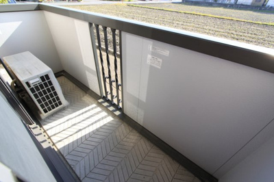 【バルコニー】 | エクセレント　ステージ | 外からの目が気にならないバルコニーで洗濯物が干せます