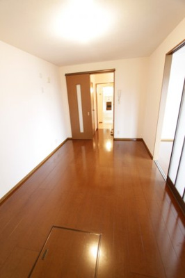 【居間・リビング】 | エクセレント　ステージ | 居間です