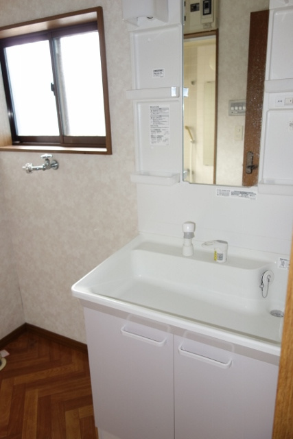 足立区青井４丁目の一戸建ての洗面所|忙しい朝には欠かせない洗面所です