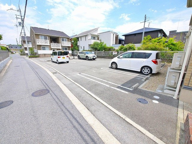 リビングタウン新大宮　Ａ棟の駐車場|駐車場です