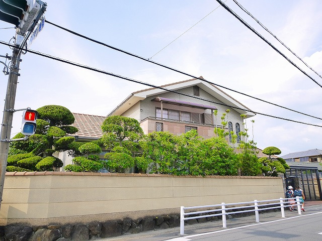 CASA VISTA学園前の外観