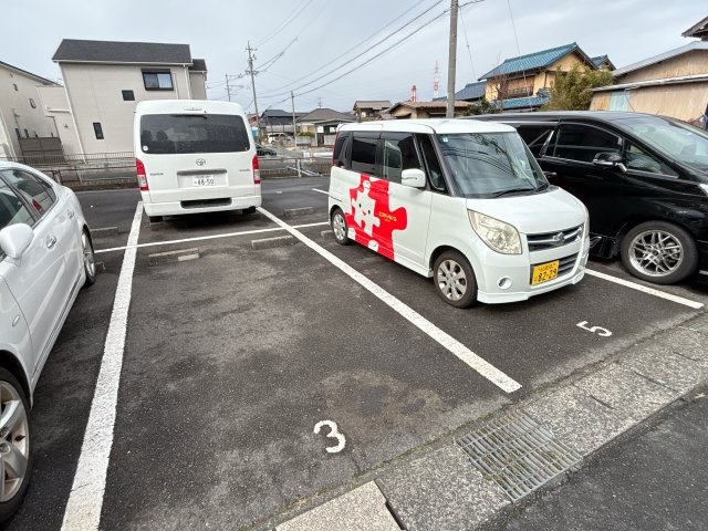 サンファミール北浦の駐車場
