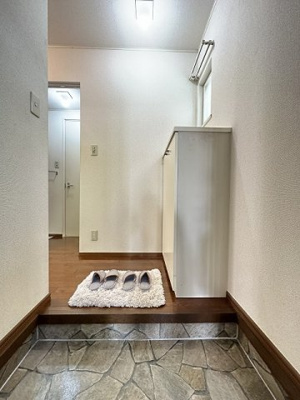 【展望】 | ラボンヌメゾン | 玄関から室内への景観です！キッチンの奥に洋室7.5帖のお部屋があります♪