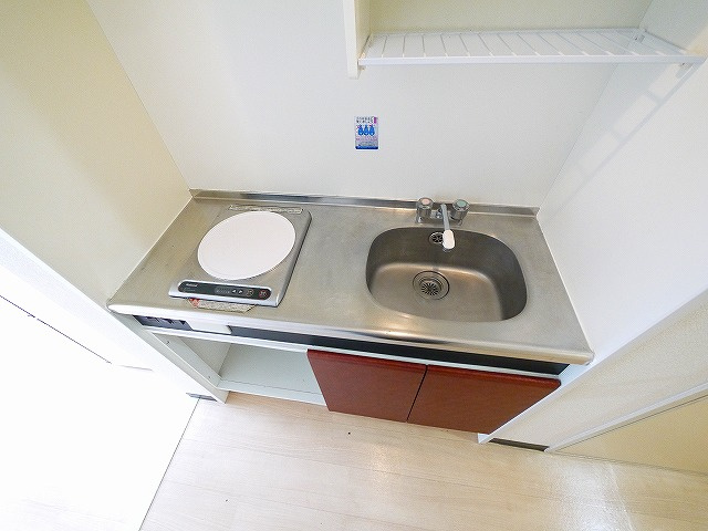 ルミエールタナカのキッチン|コンパクトなキッチンで掃除もラクラク