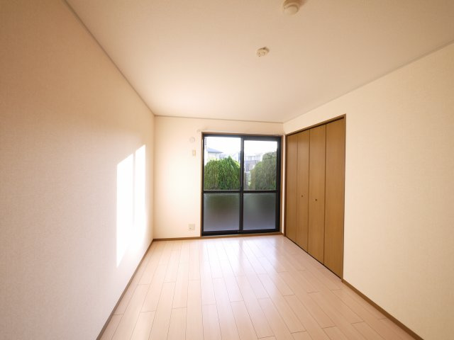 ラークハイムⅡの洋室|きれいな洋室です