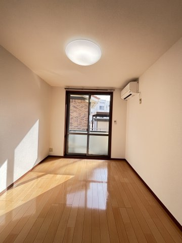 メゾン・ド・プラス　の居間・リビング