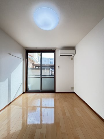 メゾン・ド・プラス　の洋室