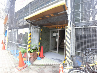 【エントランス】 | JR京浜東北線・東海道線「川崎」駅徒歩8分、京浜急行線「京急川崎」駅徒歩10分！