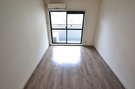 メゾンド六甲パート２の居間・リビング