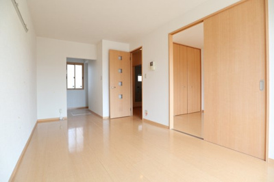 【居間・リビング】 | ロイヤルパレス仲澤B