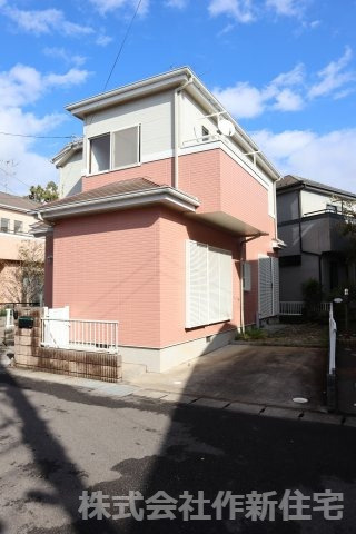 花見川区横戸町　中古戸建　平成１１年建築　南西側５ｍ道路面の外観