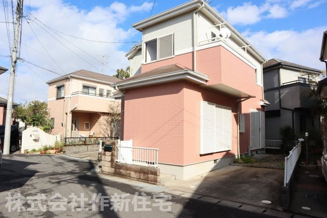 花見川区横戸町　中古戸建　平成１１年建築　南西側５ｍ道路面の外観