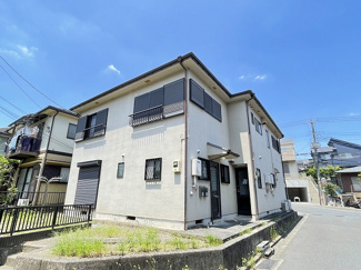 【外観】 | 小田急線「柿生」駅まで徒歩8分！便利な立地の2階建てアパートです♪通勤通学はもちろん、お買い物やお出かけにもGood☆