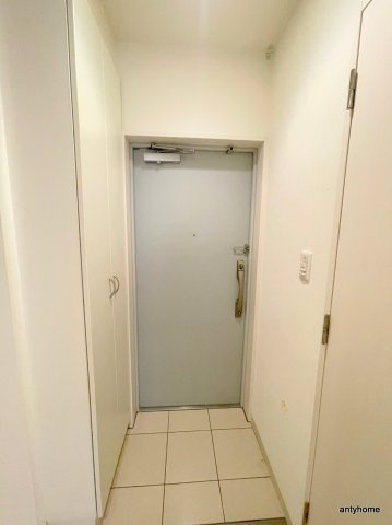 ウィステリア新大阪　仲介手数料無料の玄関