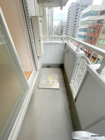 ウィステリア新大阪　仲介手数料無料のバルコニー