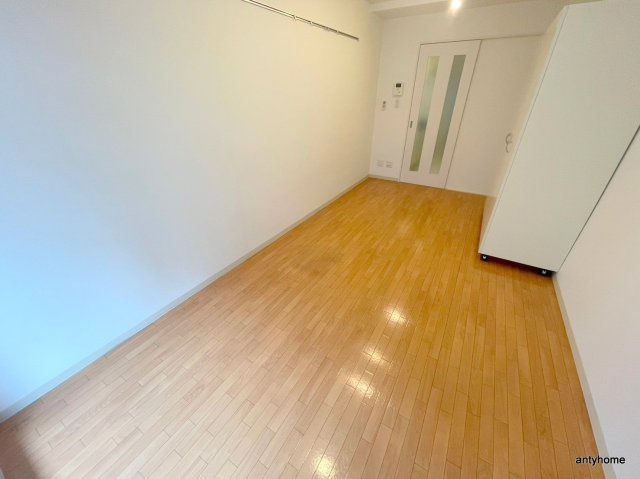 ウィステリア新大阪　仲介手数料無料の居間・リビング