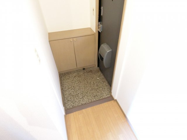 ビューラー和泉Ａの玄関